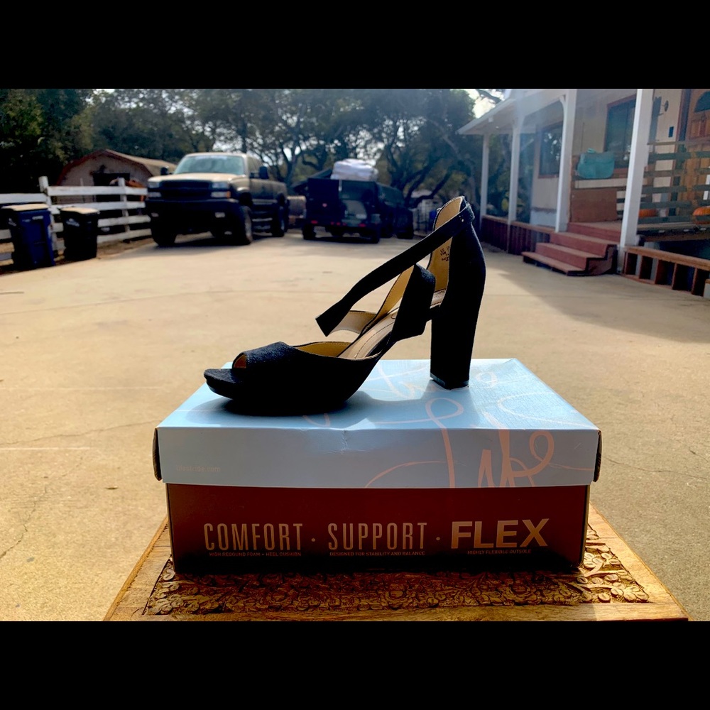 Super cute strapped heals!